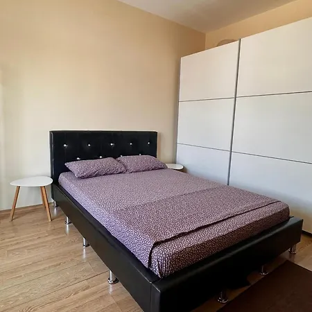 Super Centre - 3 Min From The Beach